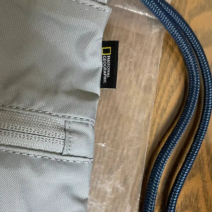 [BUNJANG] National Geographic String Backpack L/GREY / 내셔널지오그래픽 스트링 백팩 L/GREY 새상품, 택 달림