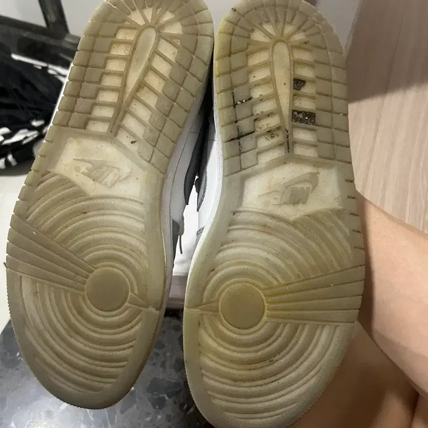 [BUNJANG] Nike Air Jordan 1 Low White Gray Sneakers / 나이키 에어 조던1 로우 화이트 그레이
