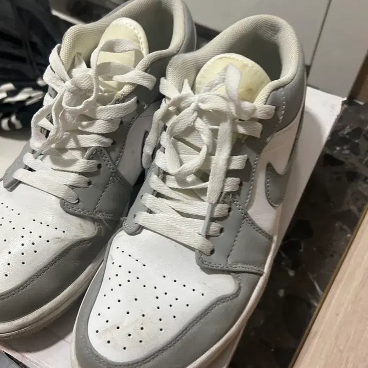 [BUNJANG] Nike Air Jordan 1 Low White Gray Sneakers / 나이키 에어 조던1 로우 화이트 그레이
