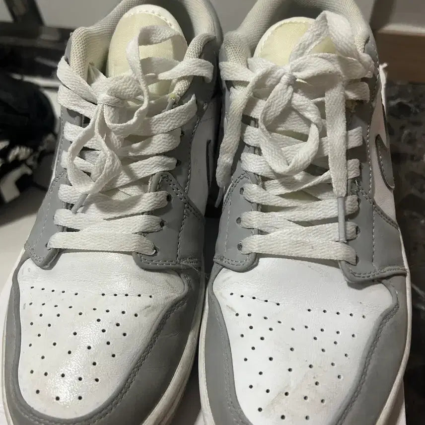 [BUNJANG] Nike Air Jordan 1 Low White Gray Sneakers / 나이키 에어 조던1 로우 화이트 그레이