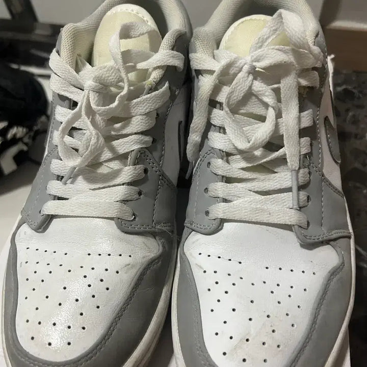 [BUNJANG] Nike Air Jordan 1 Low White Gray Sneakers / 나이키 에어 조던1 로우 화이트 그레이