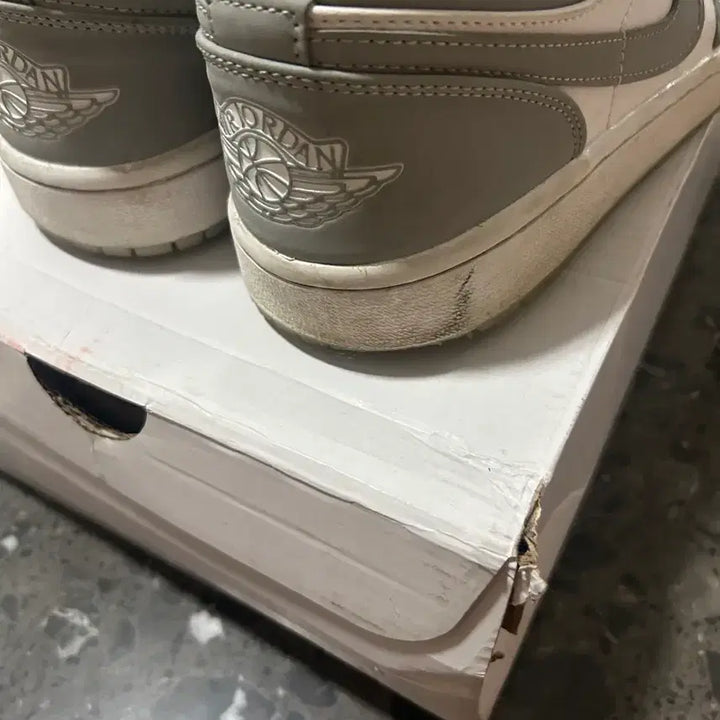 [BUNJANG] Nike Air Jordan 1 Low White Gray Sneakers / 나이키 에어 조던1 로우 화이트 그레이
