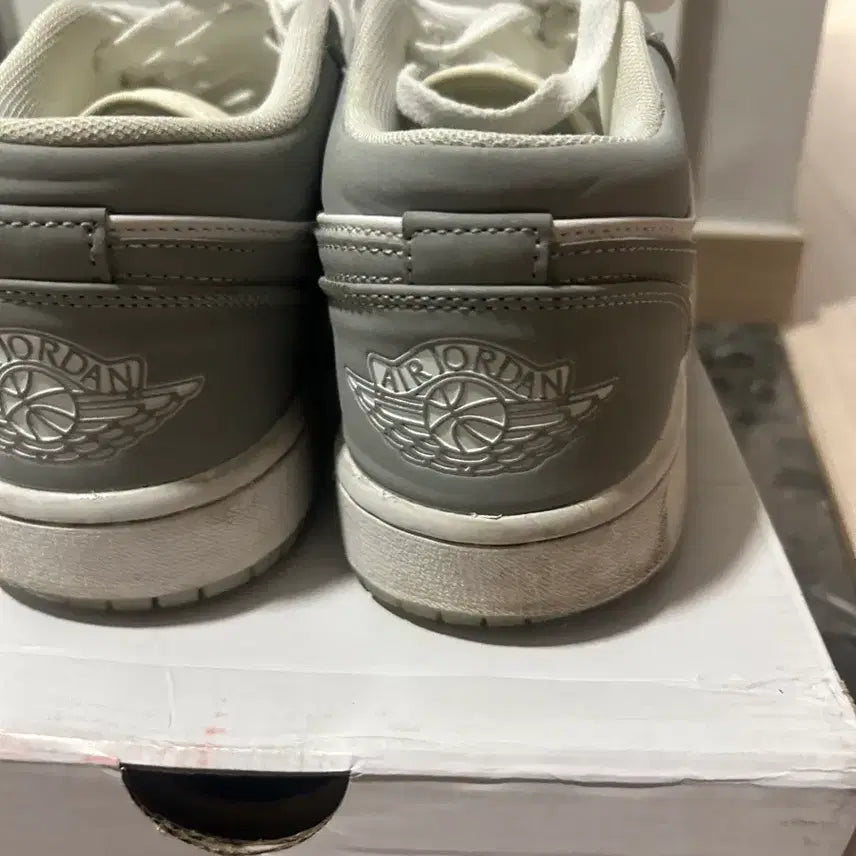 [BUNJANG] Nike Air Jordan 1 Low White Gray Sneakers / 나이키 에어 조던1 로우 화이트 그레이