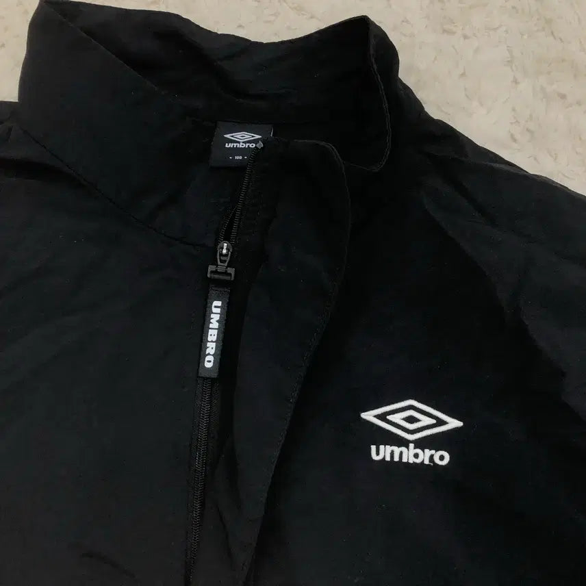 [SOLD OUT] 100 엄브로 아노락 반팔 바람막이 자켓
