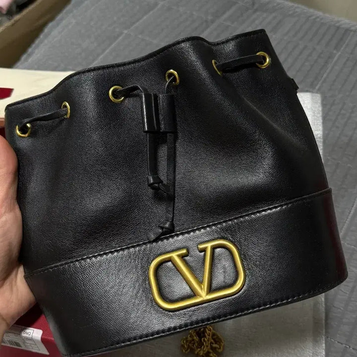 [BUNJANG] Valentino Garavani Chain Bucket Bag / 발렌티노 체인 버킷백