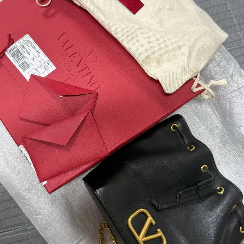 [BUNJANG] Valentino Garavani Chain Bucket Bag / 발렌티노 체인 버킷백