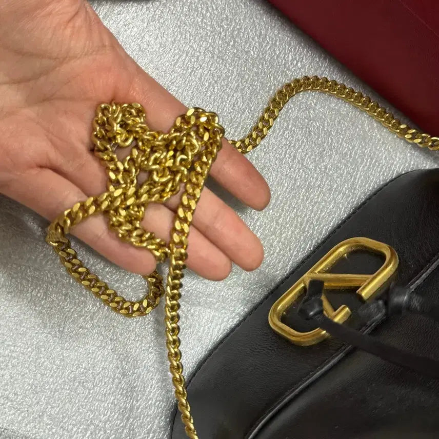 [BUNJANG] Valentino Garavani Chain Bucket Bag / 발렌티노 체인 버킷백