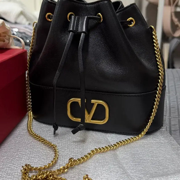 [BUNJANG] Valentino Garavani Chain Bucket Bag / 발렌티노 체인 버킷백