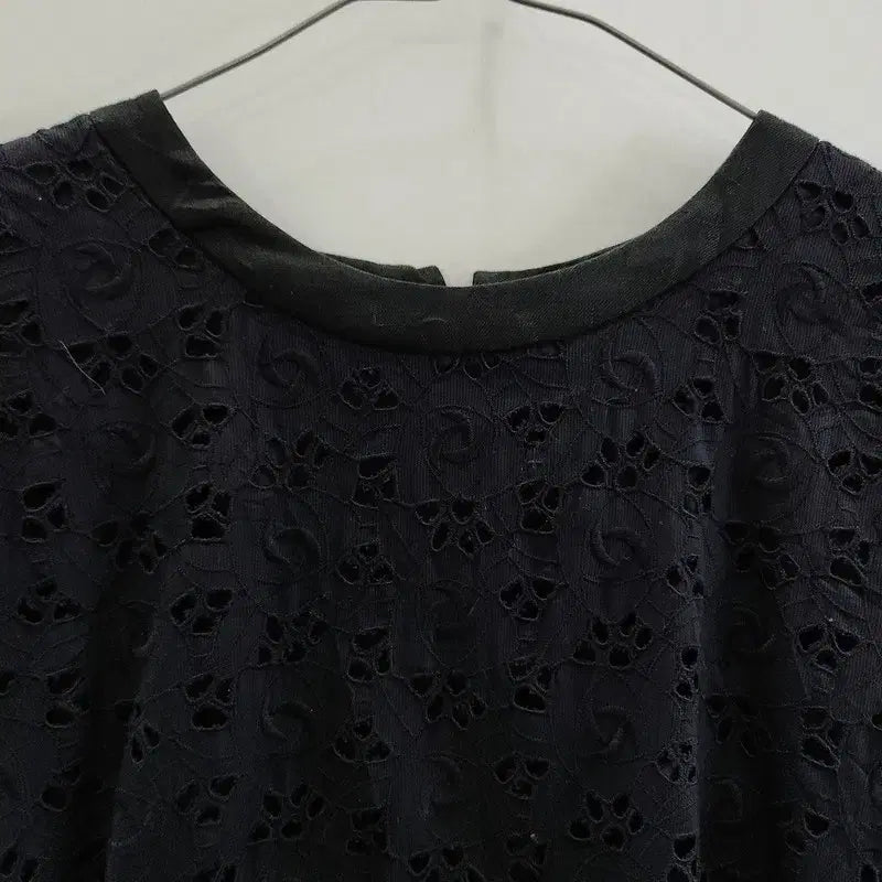 [BUNJANG] Vintage Japanese Avant-garde Balloon Shoulder Punching Flower Dress / 빈티지 재패니즈 아방가르드 벌룬숄더 펀칭플라워 원피스