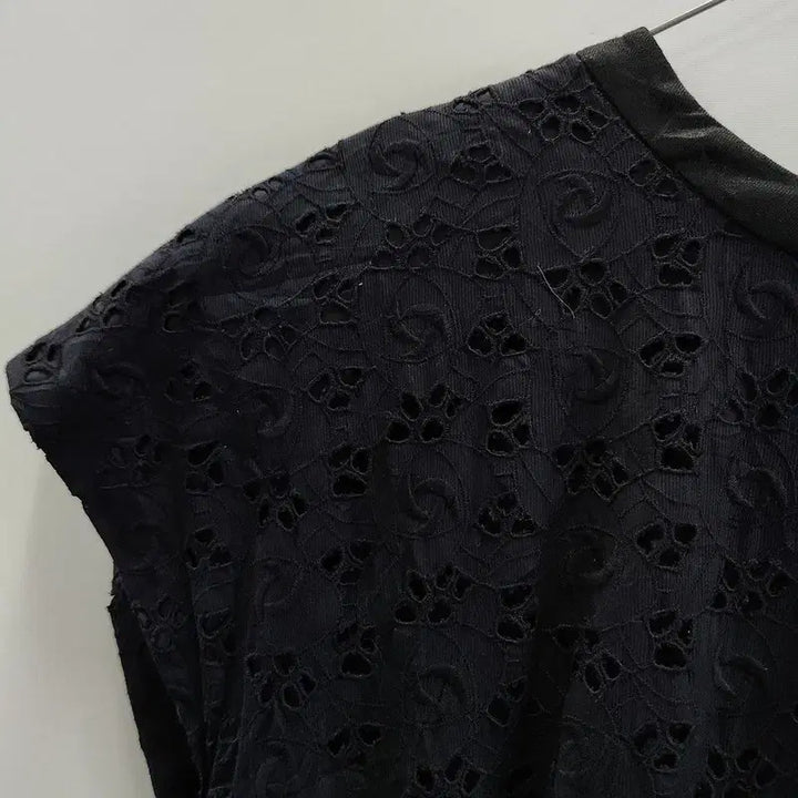 [BUNJANG] Vintage Japanese Avant-garde Balloon Shoulder Punching Flower Dress / 빈티지 재패니즈 아방가르드 벌룬숄더 펀칭플라워 원피스