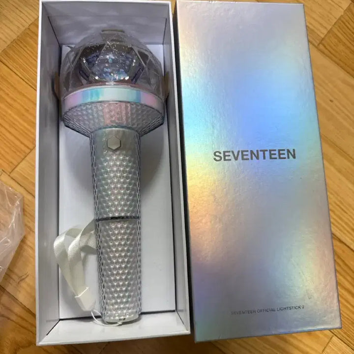 [BUNJANG] SEVENTEEN Official Light Stick / 세븐틴 캐럿봉 응원봉