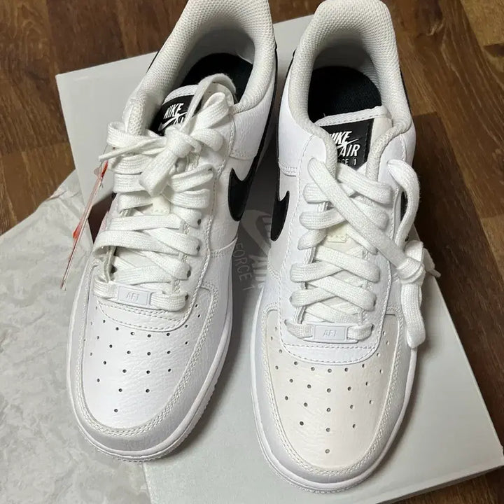 [SOLD OUT] 나이키 에어포스1 흰검 새상품