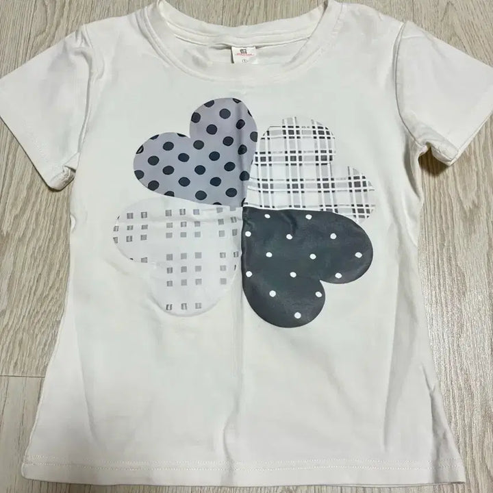 [BUNJANG] Four-Leaf Clover Short Sleeve T-shirt / 네잎클로버 반팔