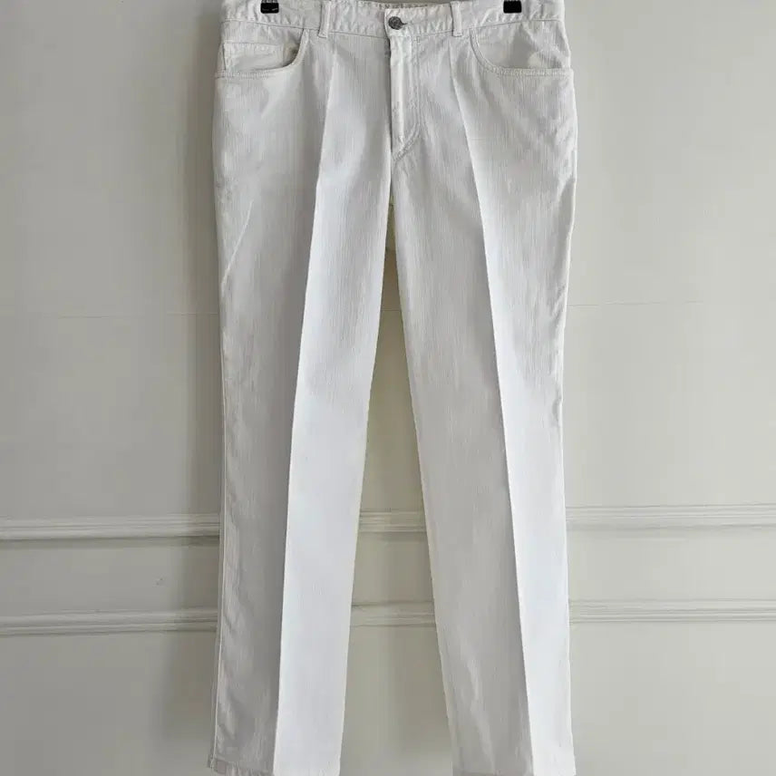 [SOLD OUT] 브리오니 화이트 데님팬츠