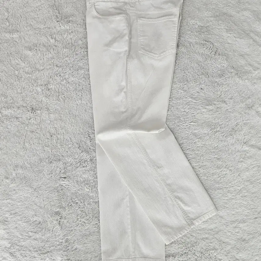 [SOLD OUT] 브리오니 화이트 데님팬츠