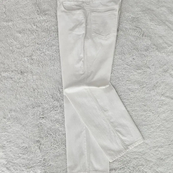 [SOLD OUT] 브리오니 화이트 데님팬츠
