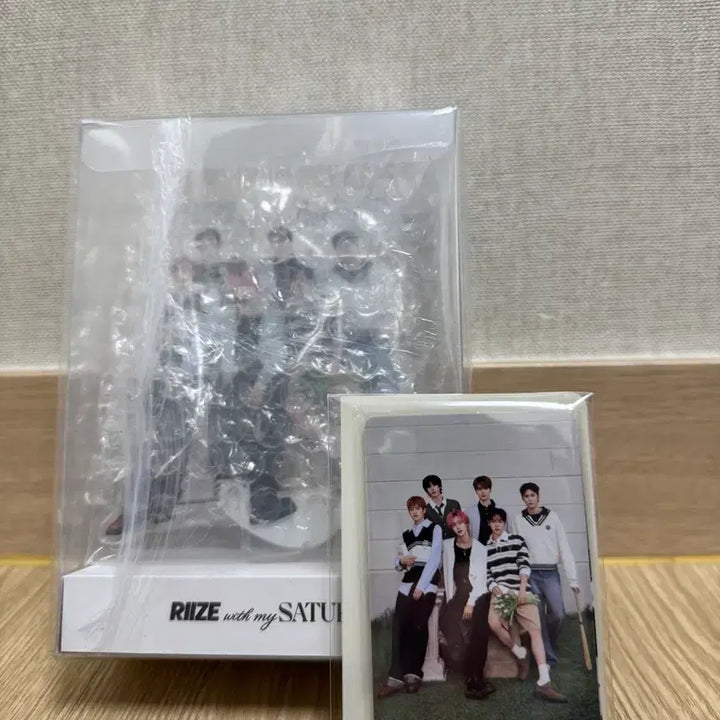 [BUNJANG] RIIZE Seater Photocard &amp; Acrylic Stand Bundle Set / 라이즈 세터 포카&amp;아크릴스탠드 (무배