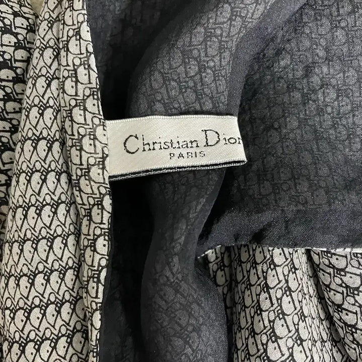 [BUNJANG] Dior Oblique Silk Scarf Black/White / **한정판매** 디올 오블리크 블랙/화이트 스카프