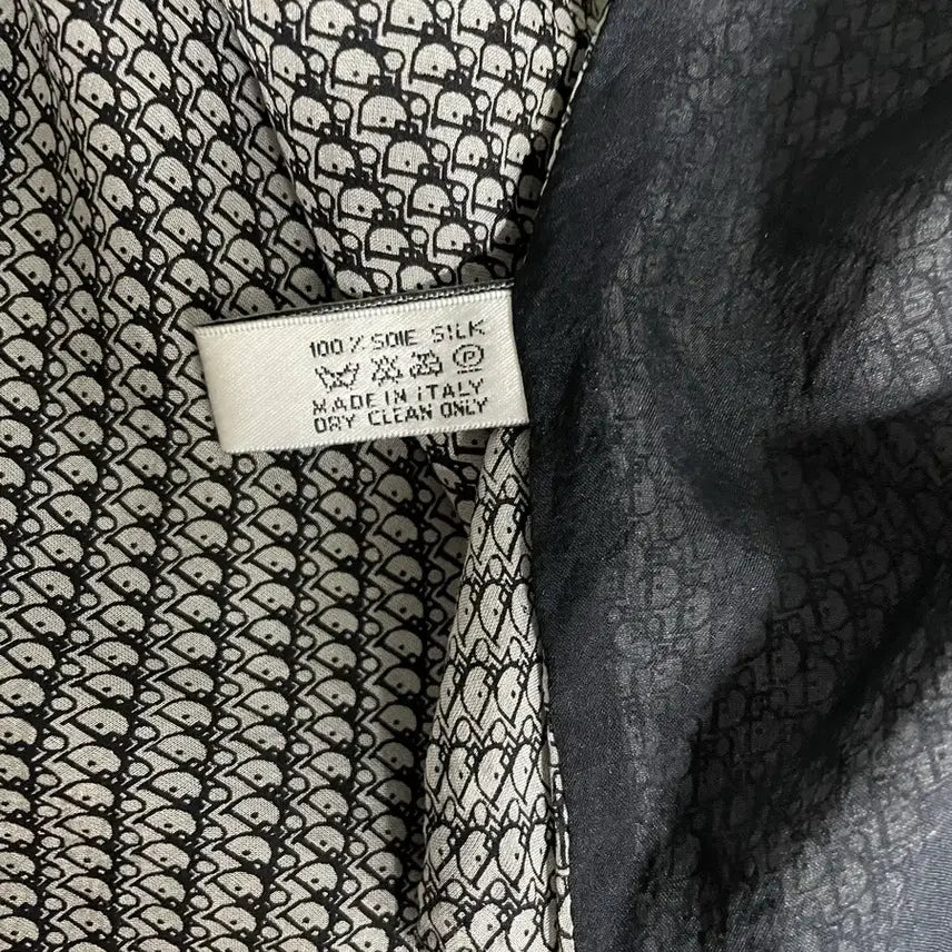 [BUNJANG] Dior Oblique Silk Scarf Black/White / **한정판매** 디올 오블리크 블랙/화이트 스카프