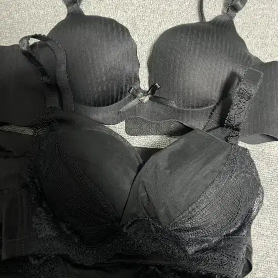 [BUNJANG] Crachang Goddess Bra Set - Black (2 Bras, 2 Panties) Size 70AB / 크라시앙 여신 브라 세트 블랙 브라2개, 팬티2개 SIZE 70AB
