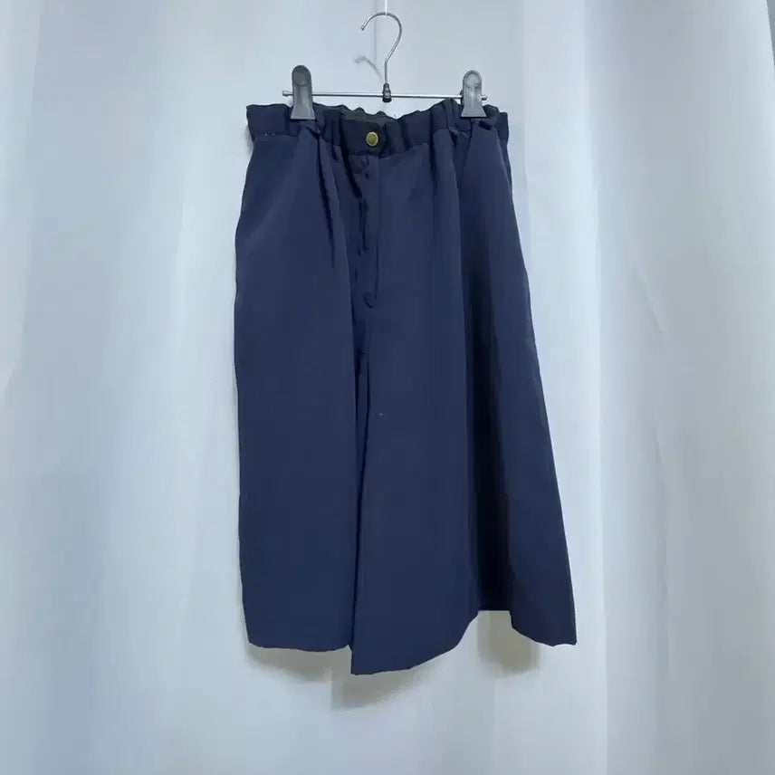 [BUNJANG] Navy Pleated Half Pants (Size 88) / 네이비 핀턱 하프 팬츠 여름용 88