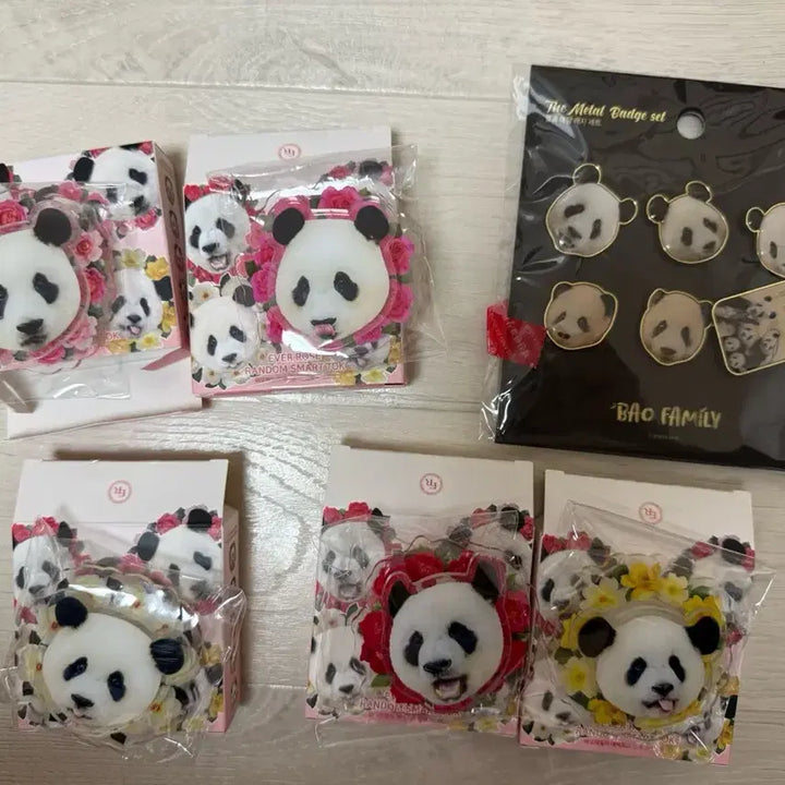 [BUNJANG] Everose Fu Bao &amp; Bao Family Smart Tok Bundle Set / (최종가격)에버로즈 푸바오 바오패밀리 스마트톡 일괄 및 메탈뱃지