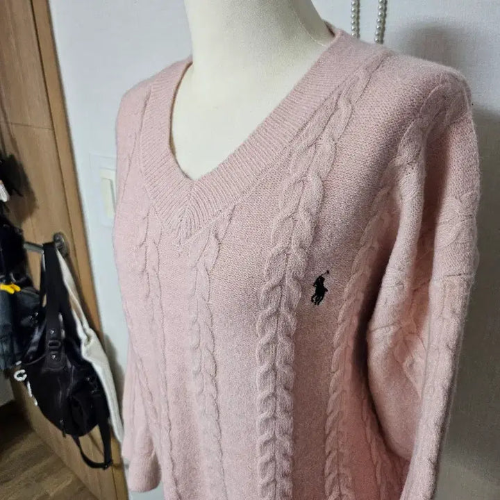 [BUNJANG] Polo Pink V-Neck Cable Knit Sweater / (새제품) 폴로 자수 핑크 V넥 케이블 니트