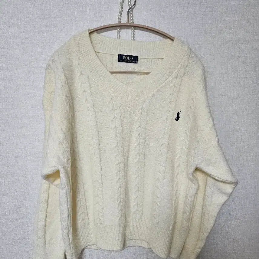 [BUNJANG] Polo Embroidered Pale Yellow V-Neck Cable Knit Sweater / 폴로 자수 연노랑 V넥 케이블 니트
