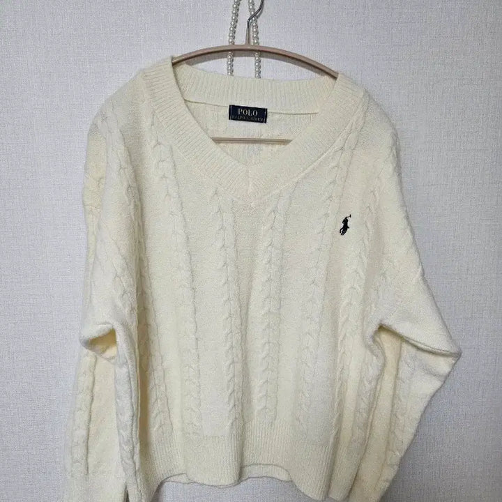 [BUNJANG] Polo Embroidered Pale Yellow V-Neck Cable Knit Sweater / 폴로 자수 연노랑 V넥 케이블 니트