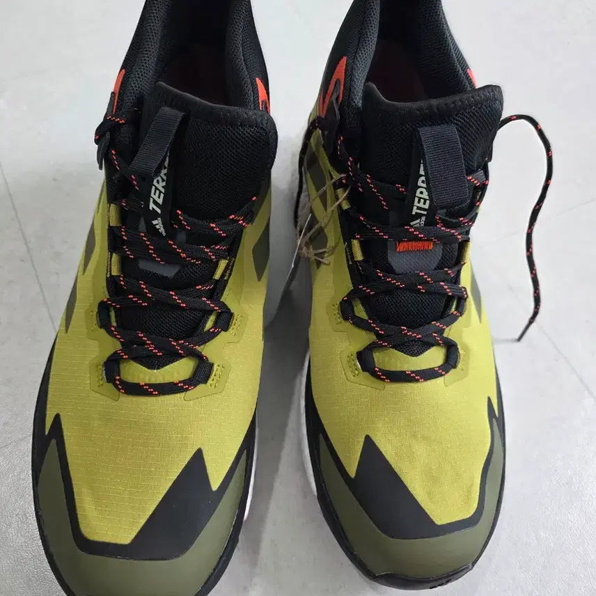 [BUNJANG] Adidas Terrex Free Hiker 2 Gore-Tex Hiking Boots / [새상품] 아디다스 테렉스 프리하이커 2 고어텍스 295