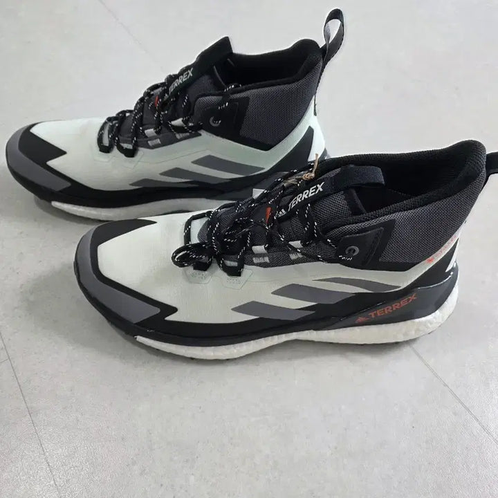 [BUNJANG] Adidas Terrex Free Hiker 2 Gore-Tex Hiking Shoes / [새상품] 아디다스 테렉스 프리하이커 2 고어텍스 295