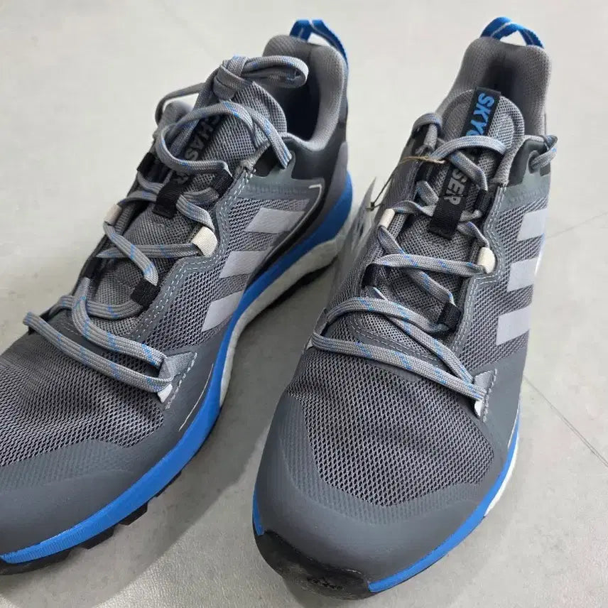 [BUNJANG] Adidas Terrex Skychaser Trekking Shoes Gray 300 / [새상품] 아디다스 테렉스 스카이체이서 트레킹화 그레이 300