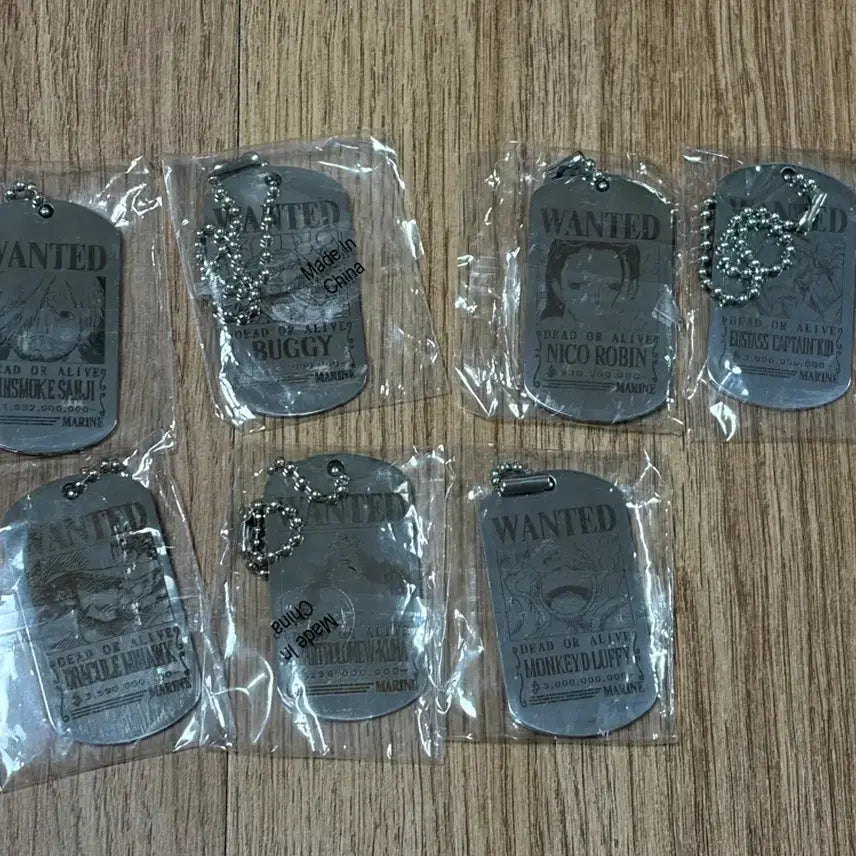 [BUNJANG] One Piece Metal Keyring Assortment / (교환o)원피스 메탈키링 루피 로빈 미호크 버기 상디 쿠마 키드 검은수염