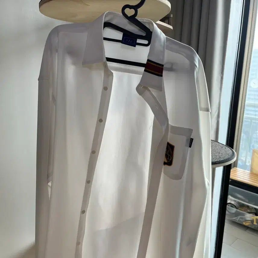 [BUNJANG] Romantic Crown White Shirt / 로맨틱크라운 화이트 셔츠