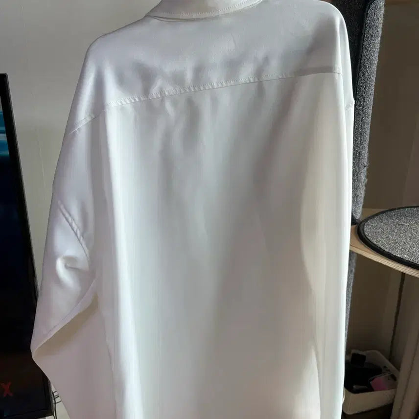 [BUNJANG] Romantic Crown White Shirt / 로맨틱크라운 화이트 셔츠