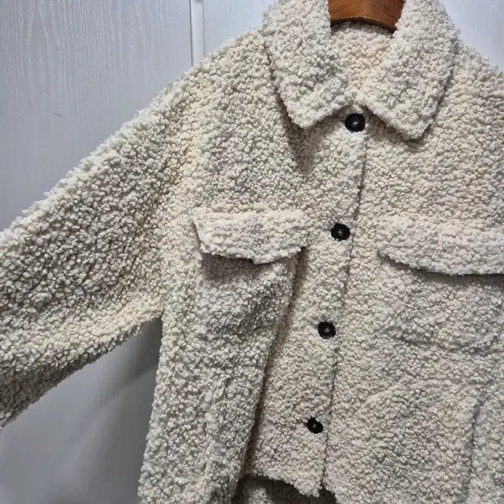 [BUNJANG] Vintage Ivory Faux Shearling Jacket / (세일)(새상품)빈티지 아이보리 뽀글이 양털 자켓.새상품