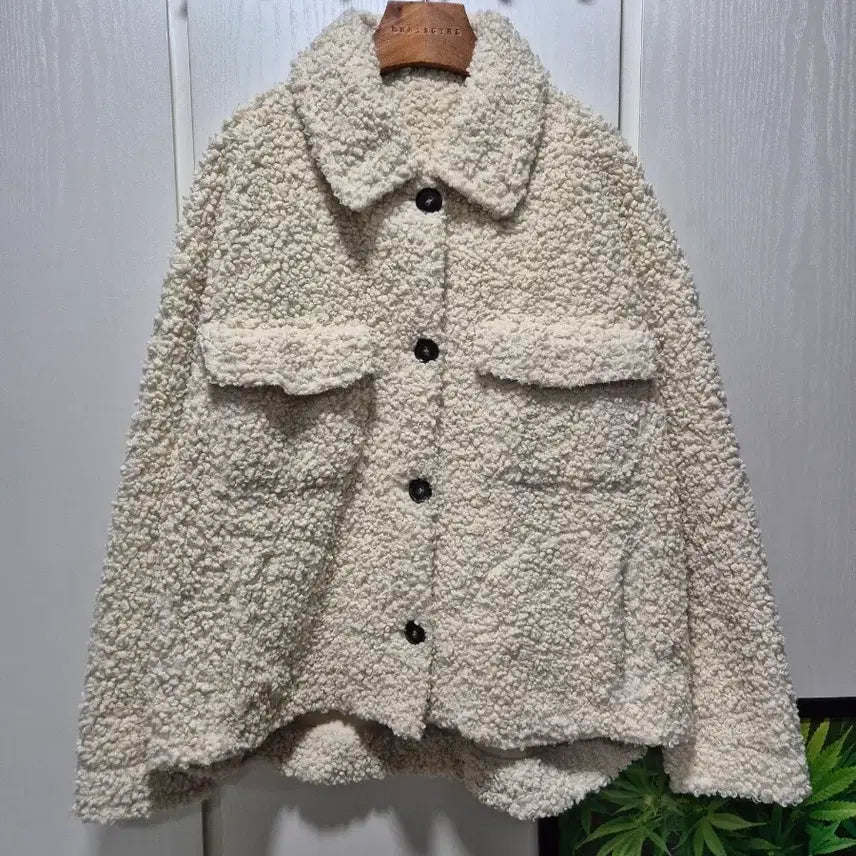 [BUNJANG] Vintage Ivory Faux Shearling Jacket / (세일)(새상품)빈티지 아이보리 뽀글이 양털 자켓.새상품