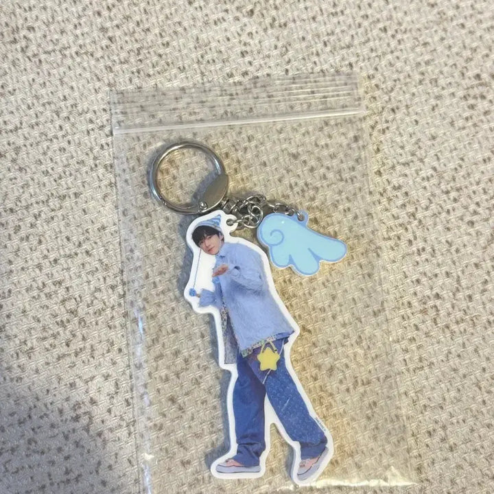 [SOLD OUT] 유우시 날개키링 아크릴 엔시티위시 리쿠 포카