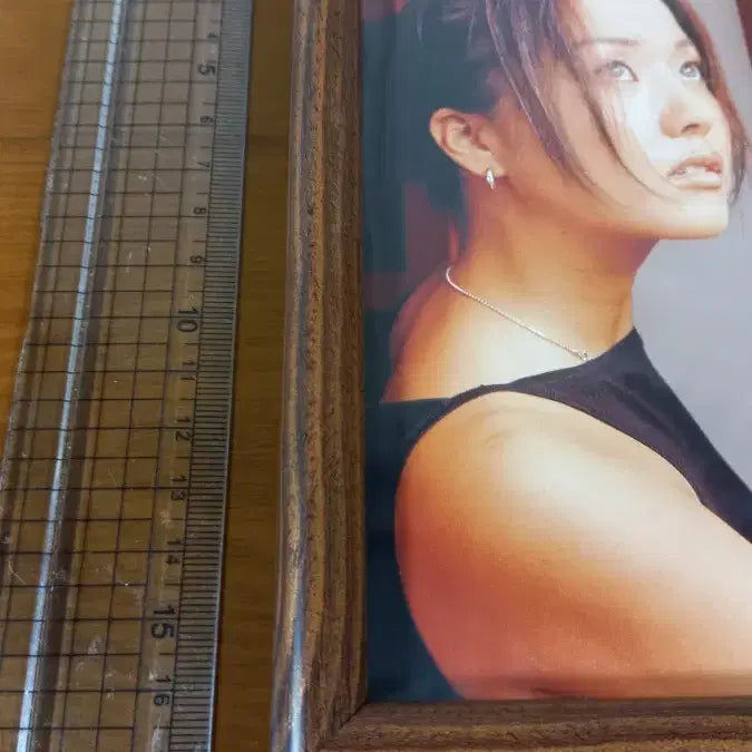 [BUNJANG] Uhm Jung Hwa Vintage Photo Frame / 90년대 엄정화 사진 액자 레트로 인테리어 연예인