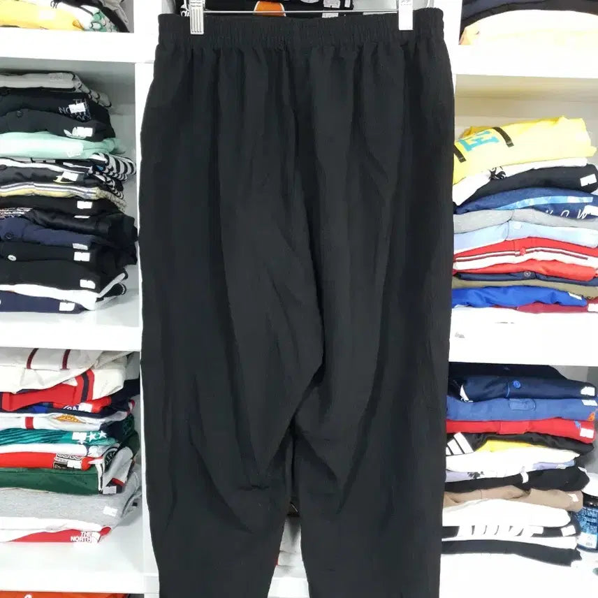 [SOLD OUT] 블랙 자수 장식 여름 바지