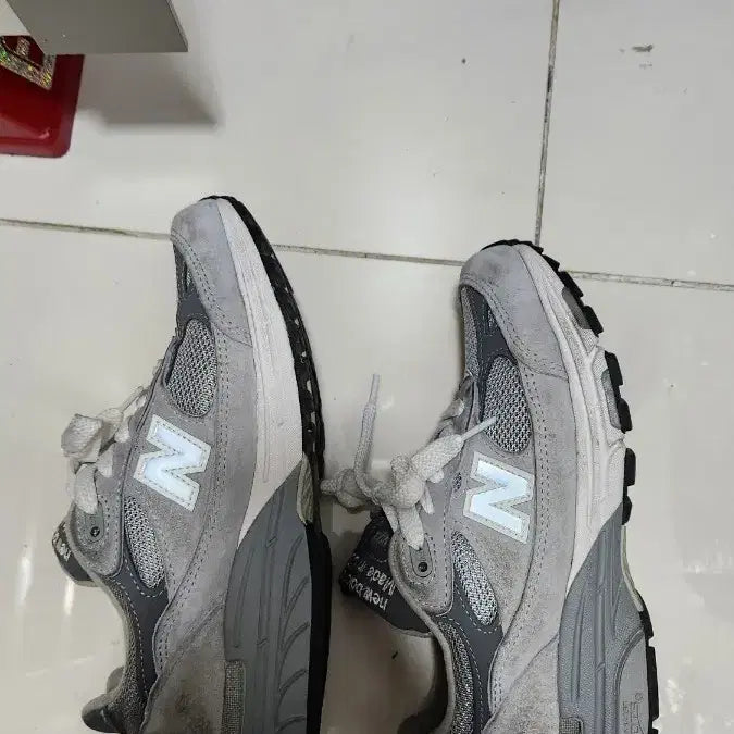 [SOLD OUT] 뉴발란스 993 회색 운동화 235