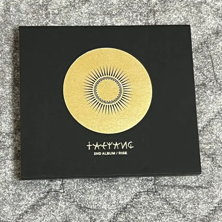 [SOLD OUT] 태양 rise 눈코입 앨범
