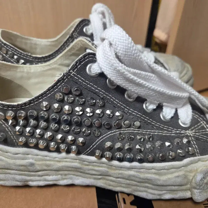 [BUNJANG] Mihara Yasuhiro Peterson Studded Low Sneakers (Size 41) / 미하라 야스히로 피터슨23 스터드 41