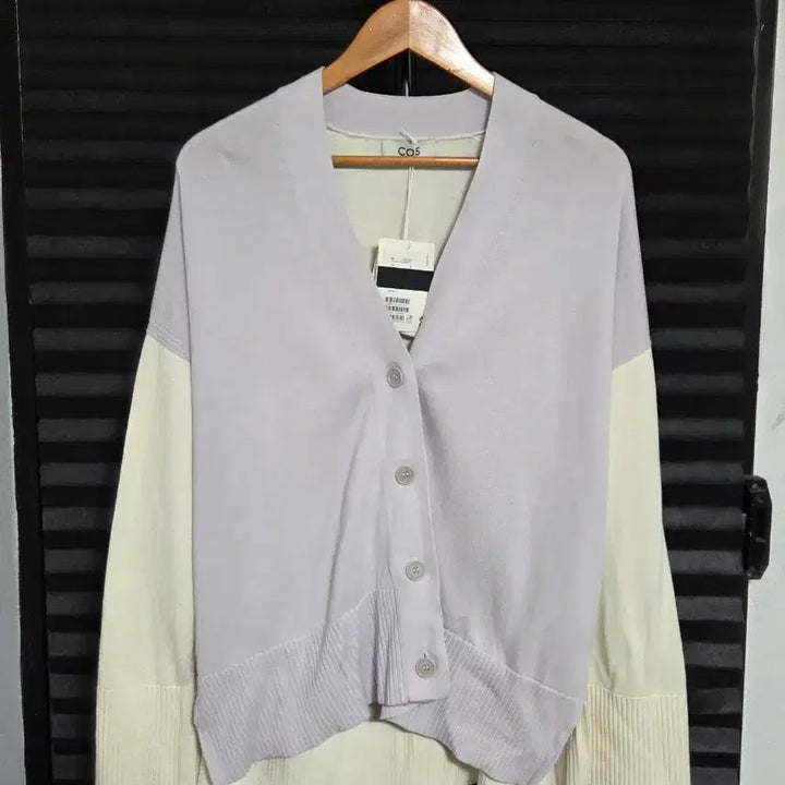 [SOLD OUT] (새상품) [COS] 컬러블록 레이어드 V넥 코튼 가디건 | 00062