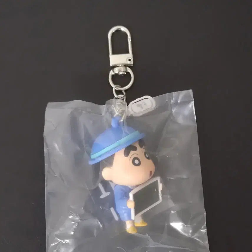 [BUNJANG] UY Crayon Shin-chan MBTI Figure Keychain / [UY/미개봉] 5.1cm 짱구 피규어 MBTI 키링 짱구