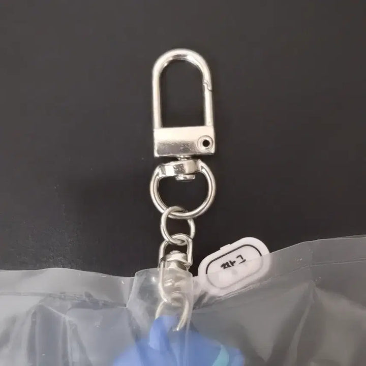 [BUNJANG] UY Crayon Shin-chan MBTI Figure Keychain / [UY/미개봉] 5.1cm 짱구 피규어 MBTI 키링 짱구