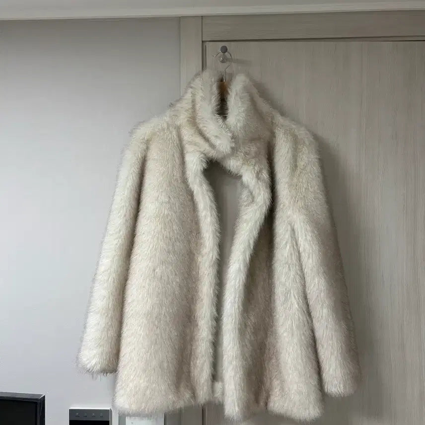 [BUNJANG] The Porta Faux Fur Jacket - Ivory / 더포르타 퍼자켓 아이보리