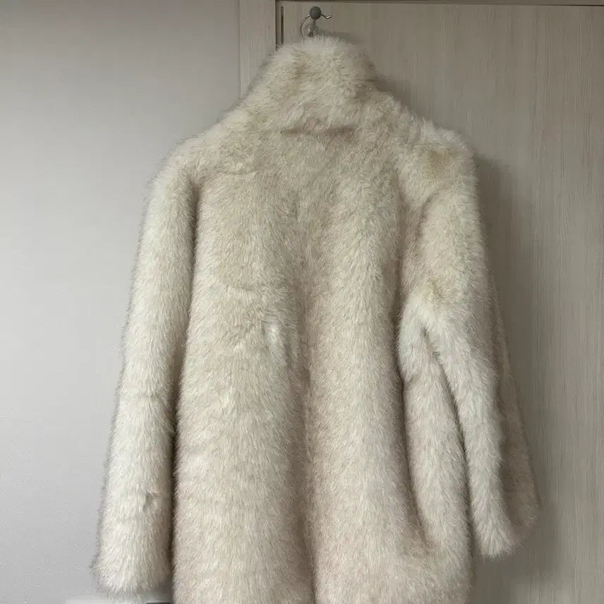 [BUNJANG] The Porta Faux Fur Jacket - Ivory / 더포르타 퍼자켓 아이보리