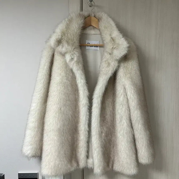 [BUNJANG] The Porta Faux Fur Jacket - Ivory / 더포르타 퍼자켓 아이보리