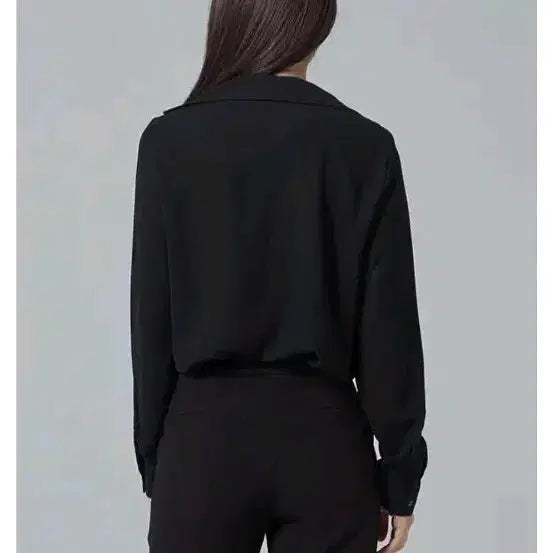 [BUNJANG] MIXXO V-Neck Collar Blouse - Black (Size S) / 미쏘 프런트 V 넥 카라 블라우스 블랙 S